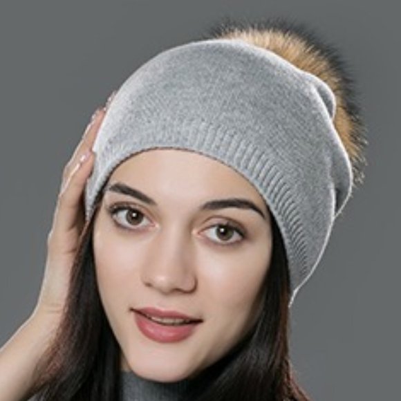 NWT- SOFT! Cashmere Blend Pom Beanie, Heather Grey
